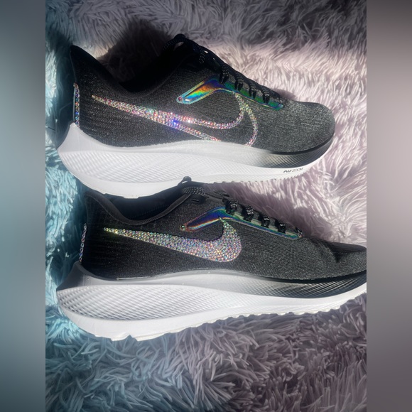 Custom Nikes - Picture 13 of 17